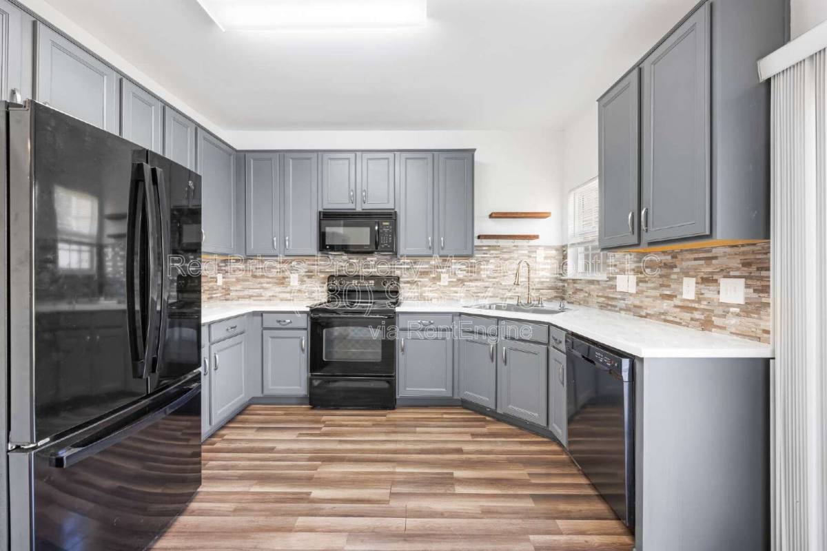 Townhouse for rent at 3053 Summerfield Ridge Lane, Matthews, NC 28105