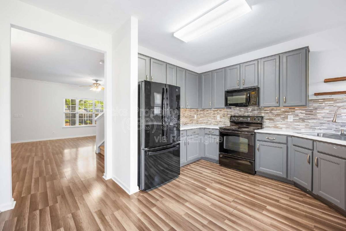 Townhouse for rent at 3053 Summerfield Ridge Lane, Matthews, NC 28105