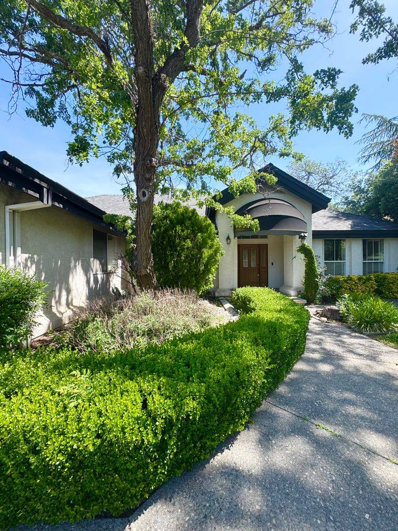 House for rent at 1855 Gold Hills Dr, Redding, CA 96003