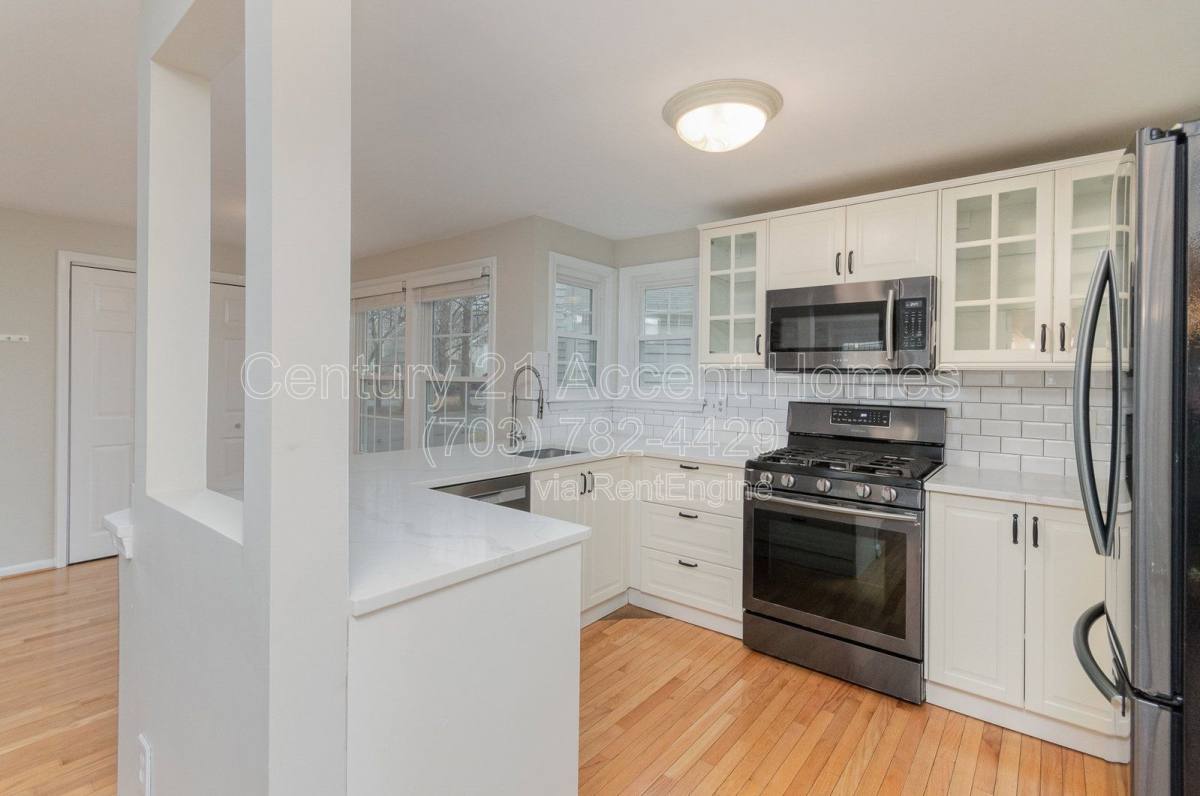 House for rent at 7579 Cross Gate Lane, Alexandria, VA 22315