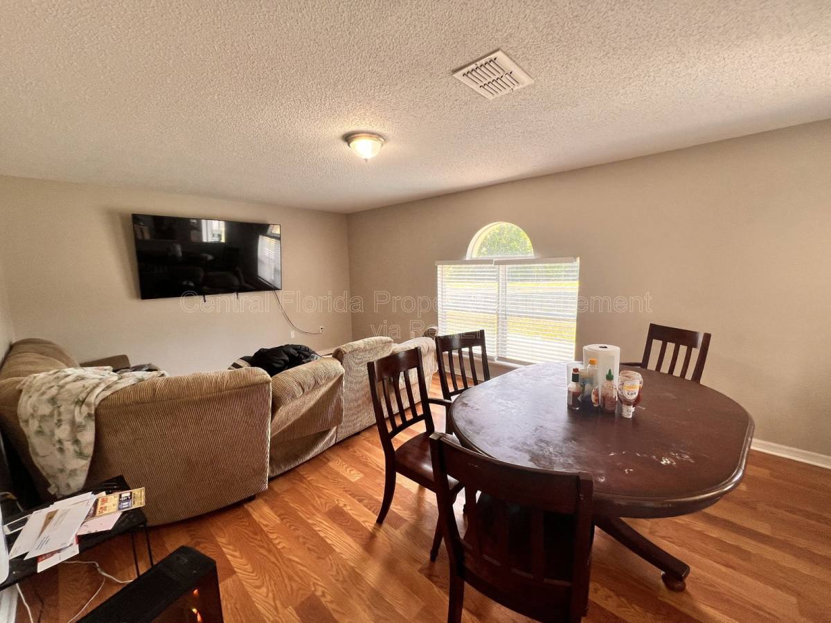 House for rent at 14126 Econ Woods Lane, Orlando, FL 32826