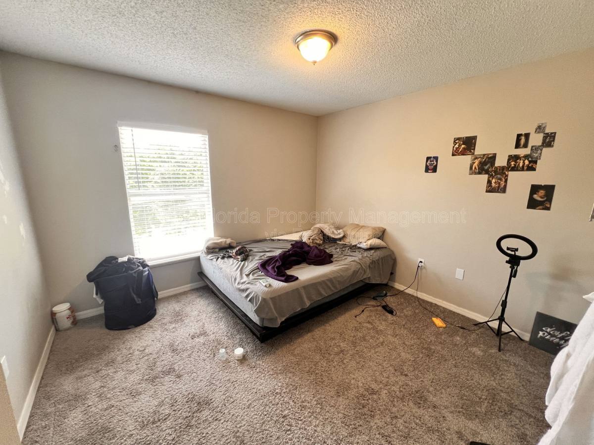 House for rent at 14126 Econ Woods Lane, Orlando, FL 32826
