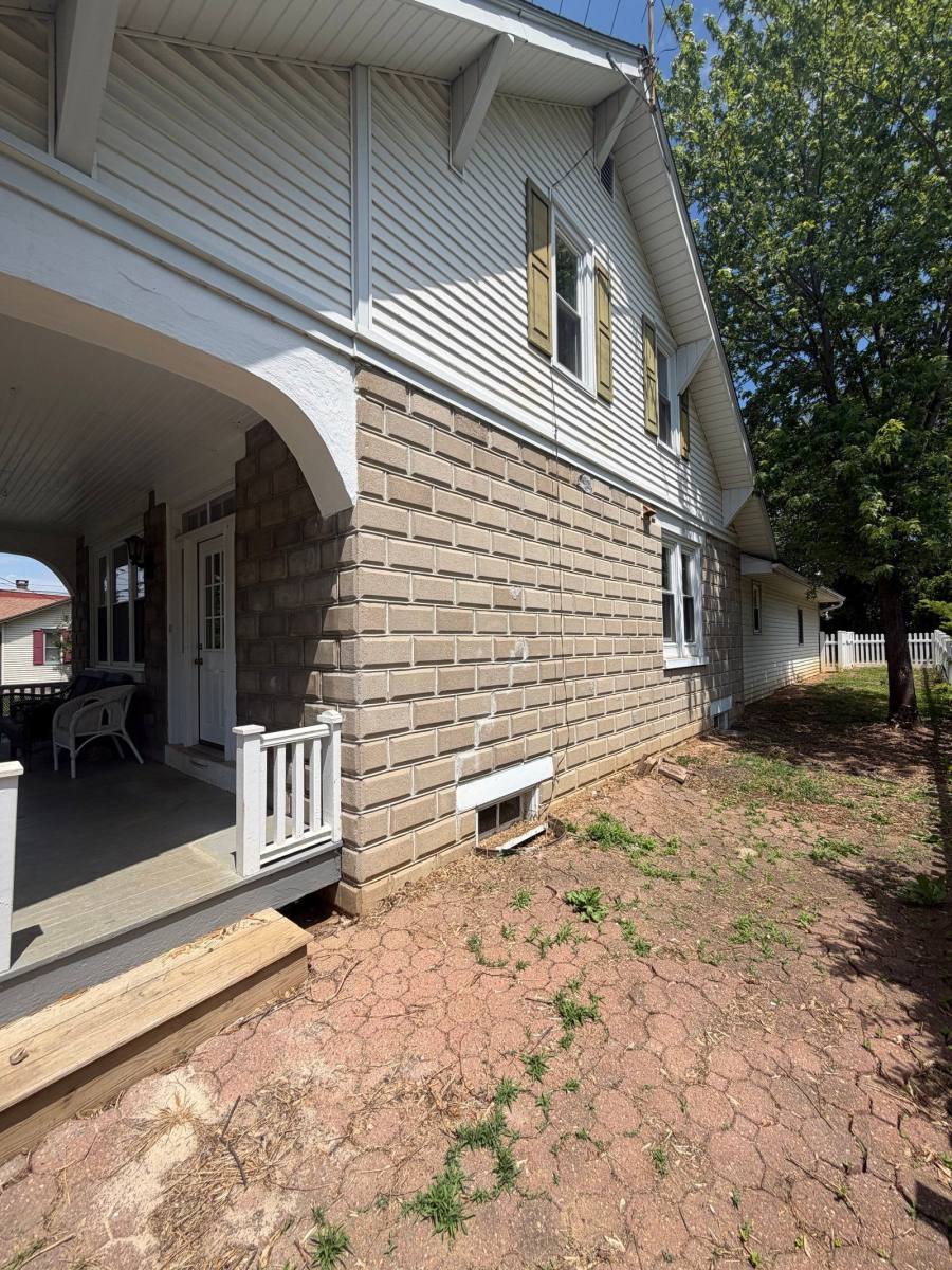 House for rent at 101 Roselawn Ave, Lancaster, PA 17603
