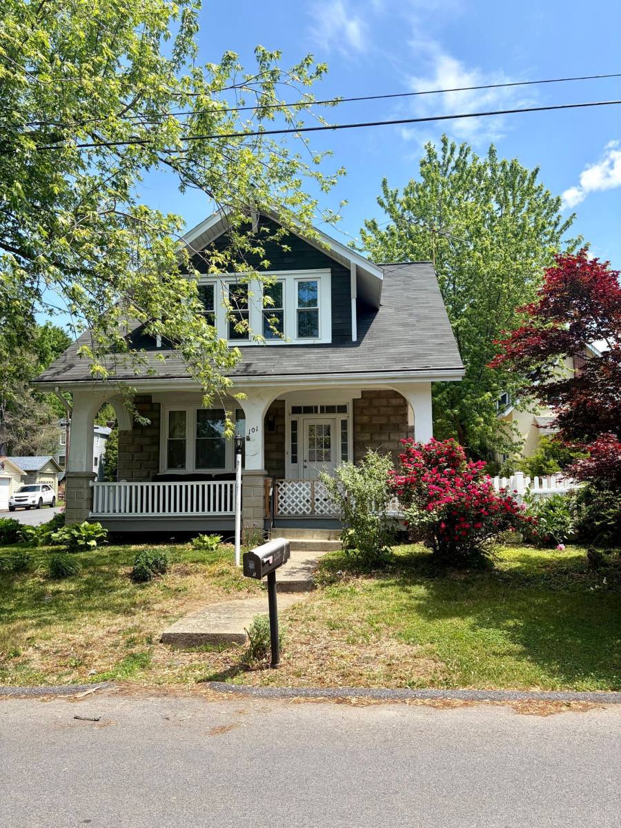 House for rent at 101 Roselawn Ave, Lancaster, PA 17603