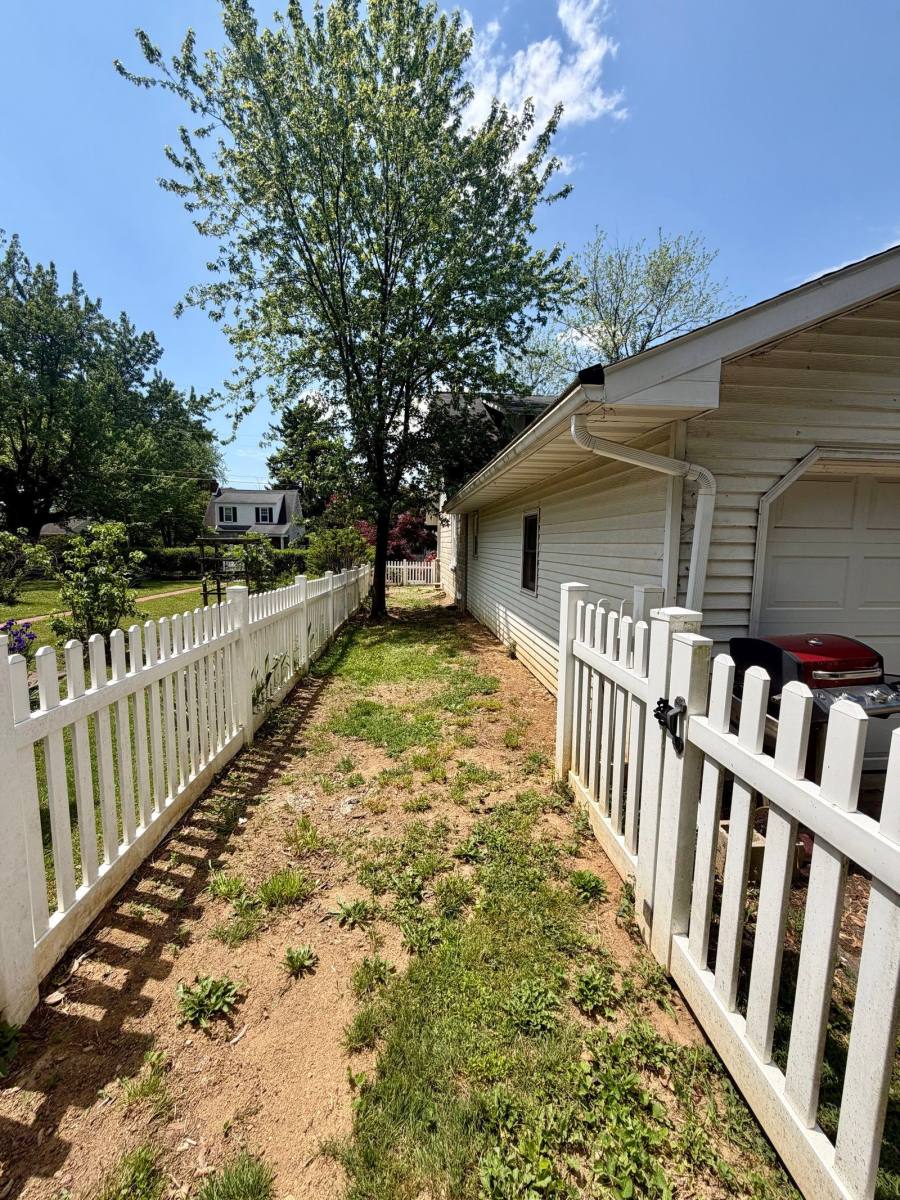 House for rent at 101 Roselawn Ave, Lancaster, PA 17603