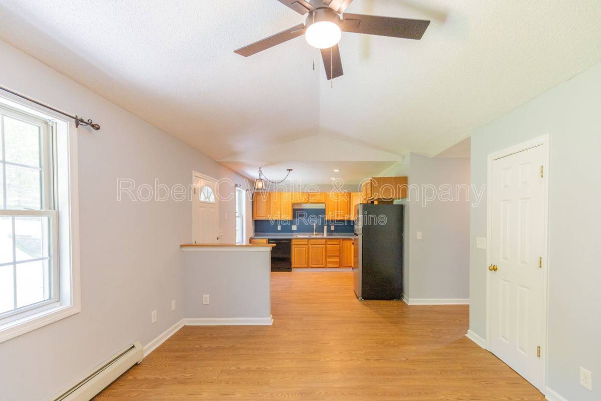 Apartment for rent at 94 Quiet Woods Rd #A2, East Hampton, CT 06424