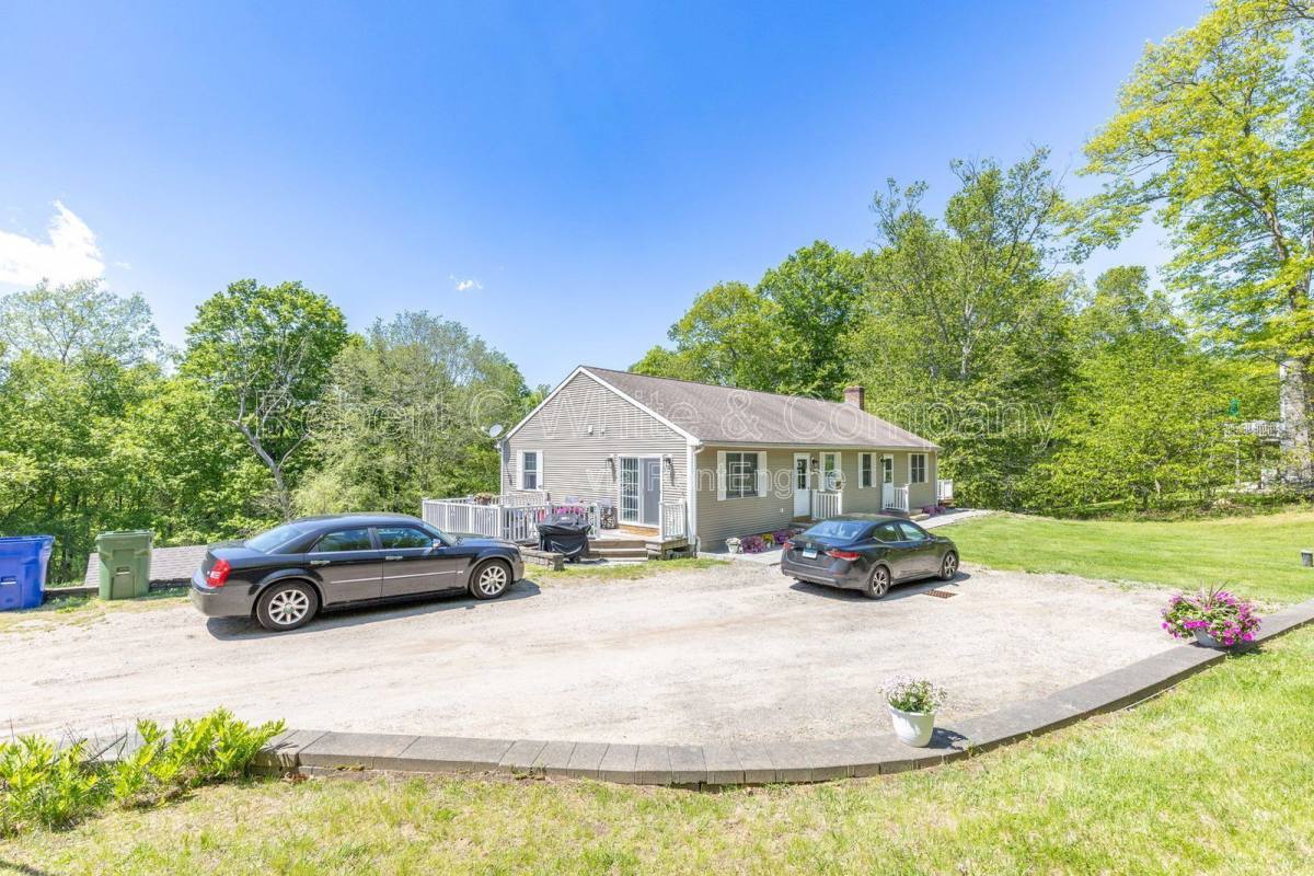 Apartment for rent at 94 Quiet Woods Rd #A2, East Hampton, CT 06424