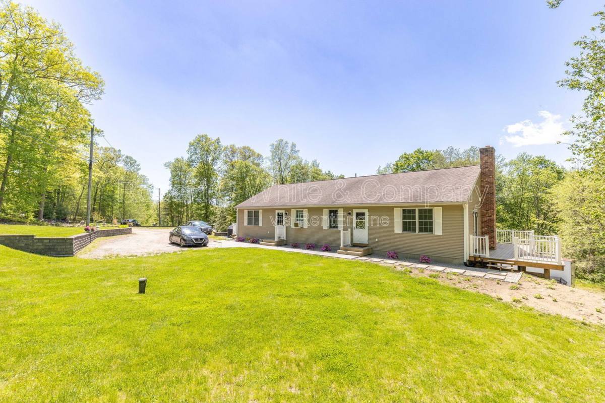 Apartment for rent at 94 Quiet Woods Rd #A2, East Hampton, CT 06424