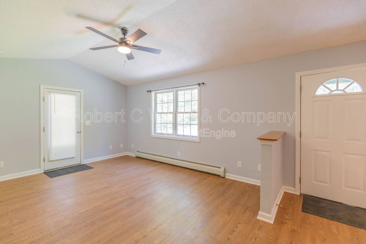 Apartment for rent at 94 Quiet Woods Rd #A2, East Hampton, CT 06424