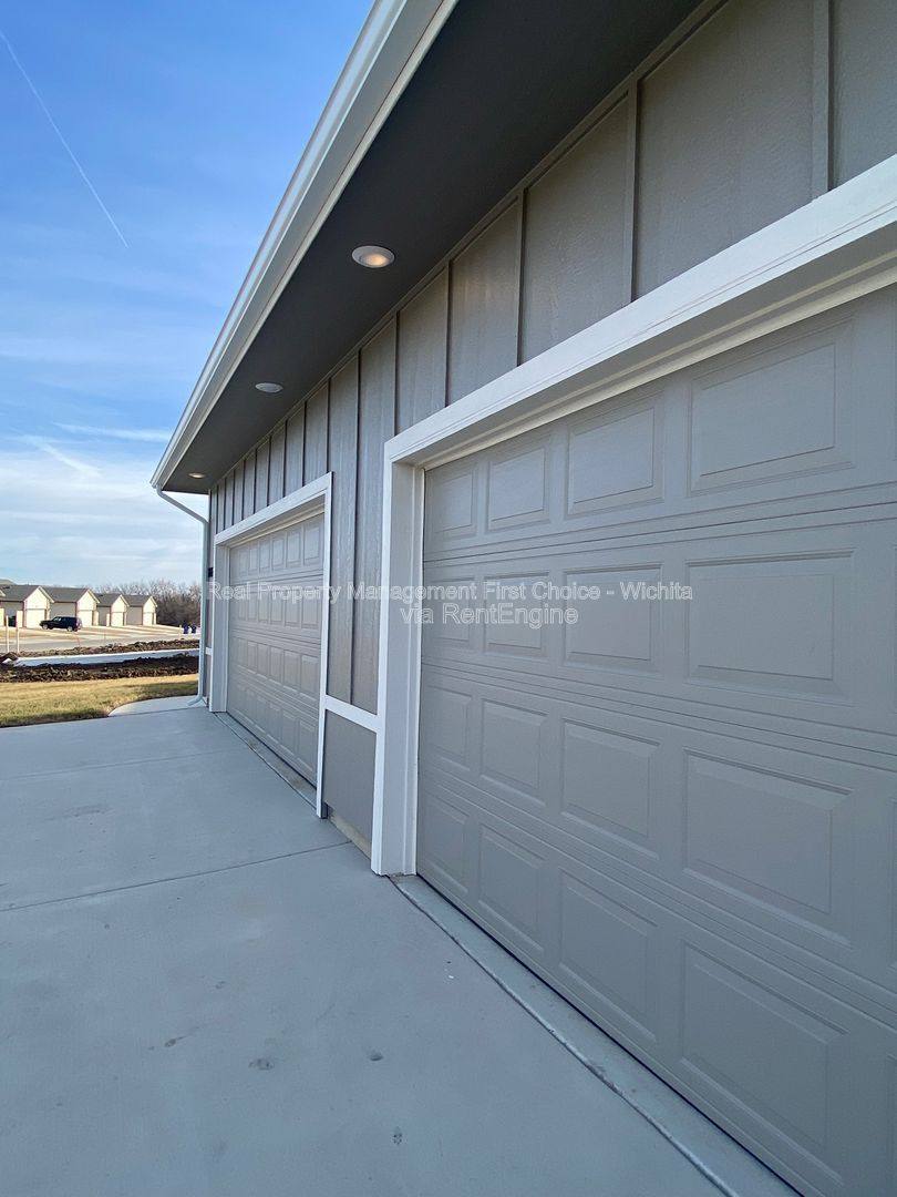 Apartment for rent at 10607 E Kinkaid Circle, Wichita, KS 67207
