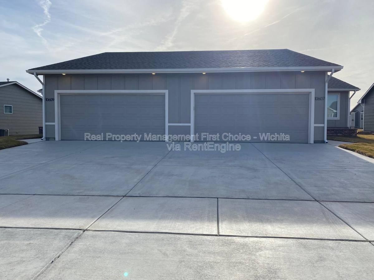 Apartment for rent at 10607 E Kinkaid Circle, Wichita, KS 67207