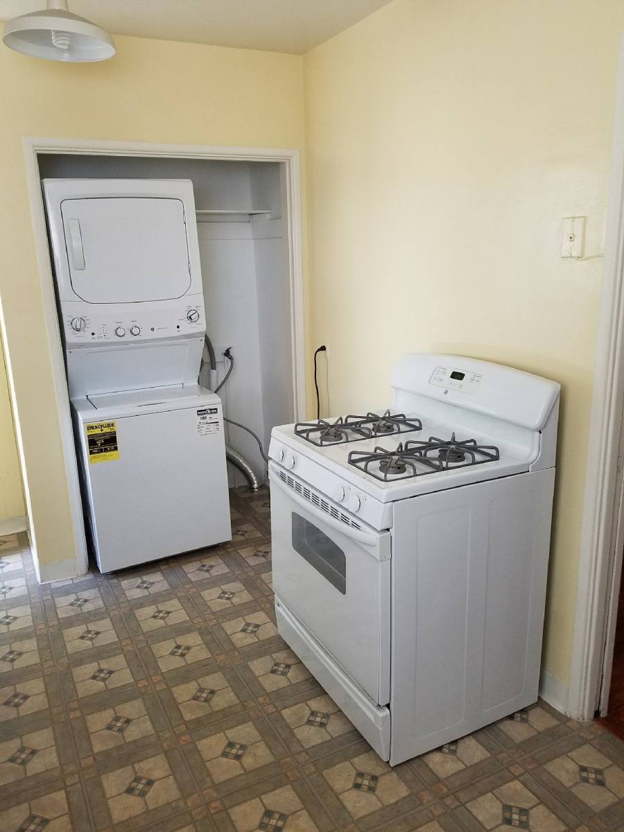 Apartment for rent at 3351 Caroline Ave #B, Culver City, CA 90232