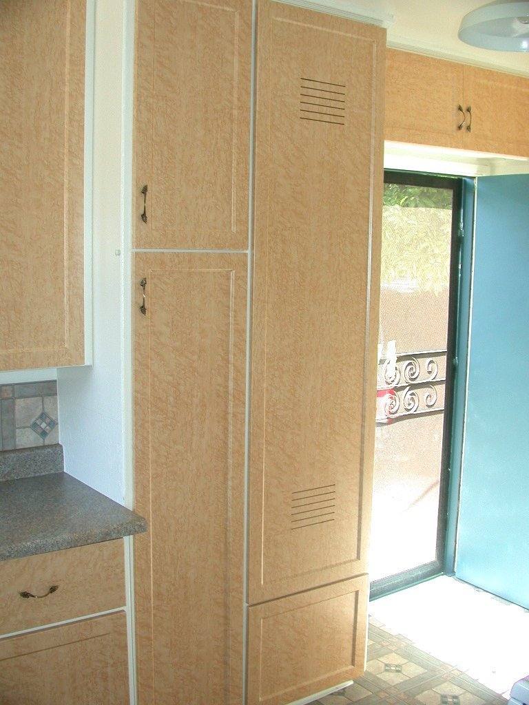 Apartment for rent at 3351 Caroline Ave #B, Culver City, CA 90232
