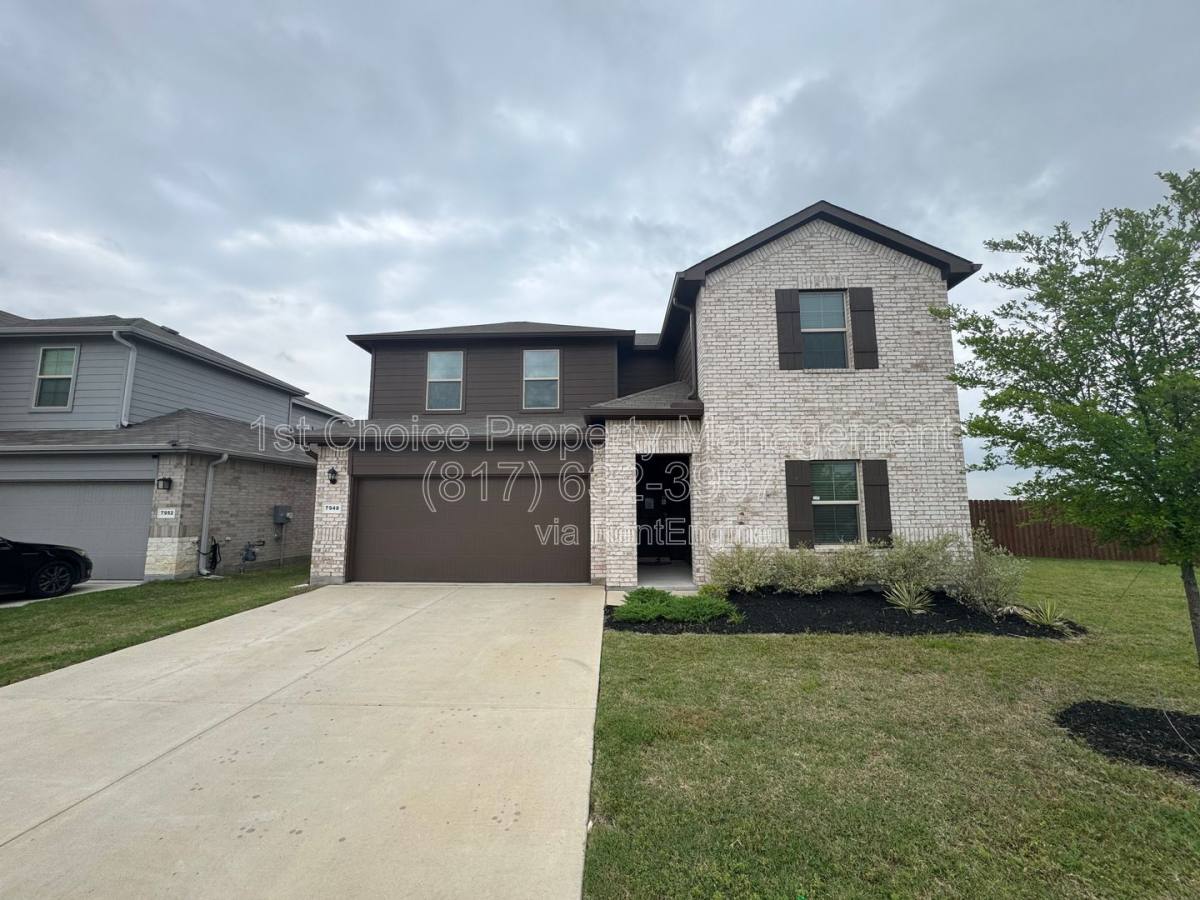 House for rent at 7948 Oaktown Dr, Fort Worth, TX 76131
