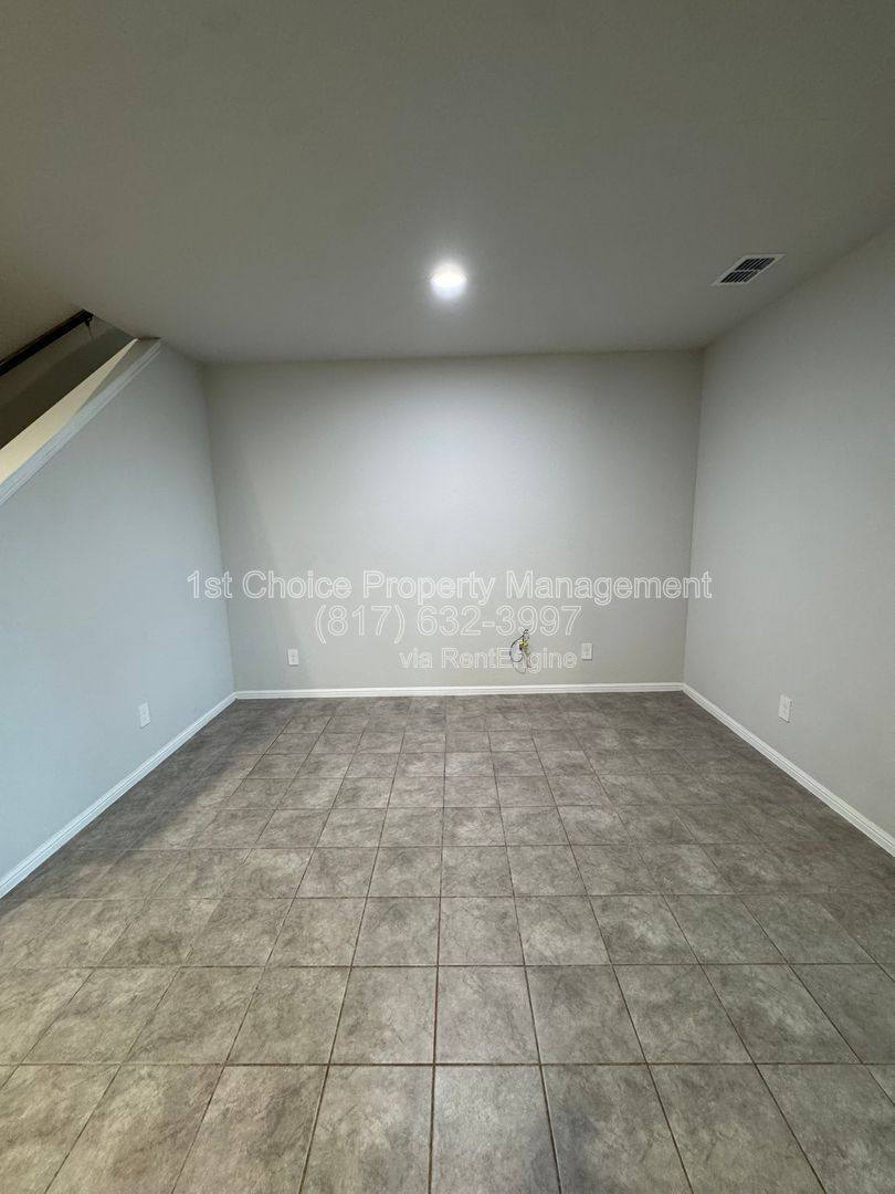 House for rent at 7948 Oaktown Dr, Fort Worth, TX 76131