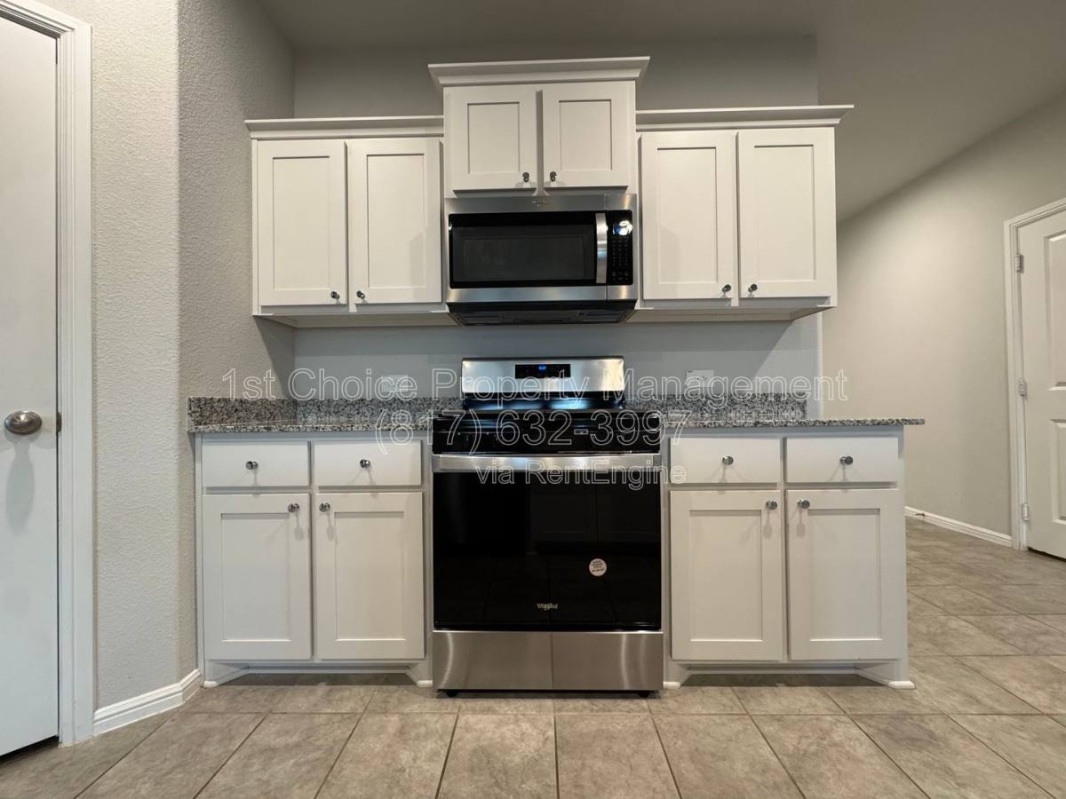 House for rent at 7948 Oaktown Dr, Fort Worth, TX 76131