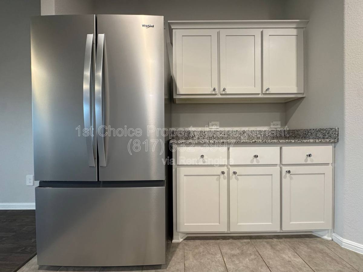 House for rent at 7948 Oaktown Dr, Fort Worth, TX 76131