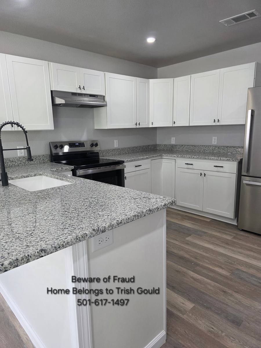 House for rent at 429 Oaklawn St, Hot Springs National Park, AR 71913