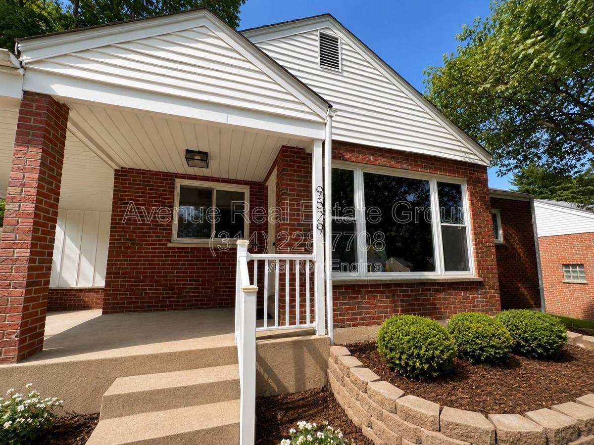 House for rent at 9529 Lodge Pole Lane, Saint Louis, MO 63126
