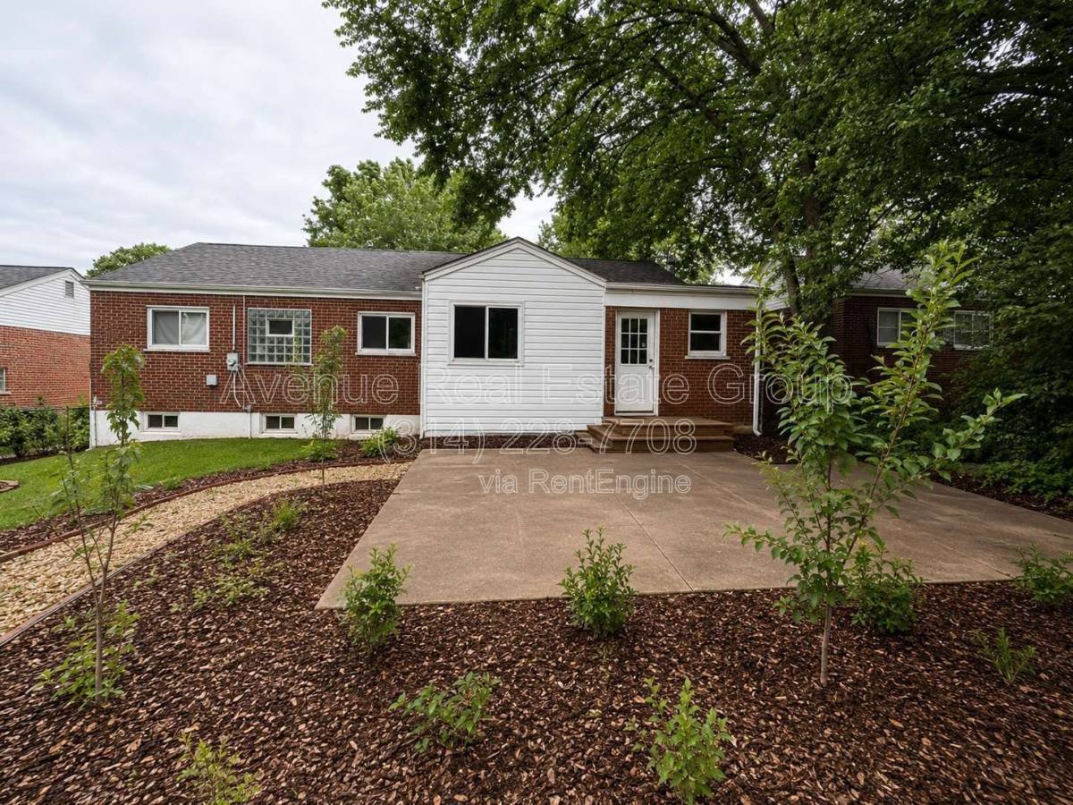 House for rent at 9529 Lodge Pole Lane, Saint Louis, MO 63126