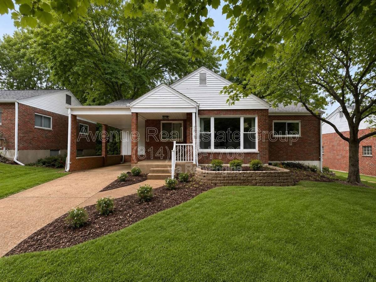 House for rent at 9529 Lodge Pole Lane, Saint Louis, MO 63126