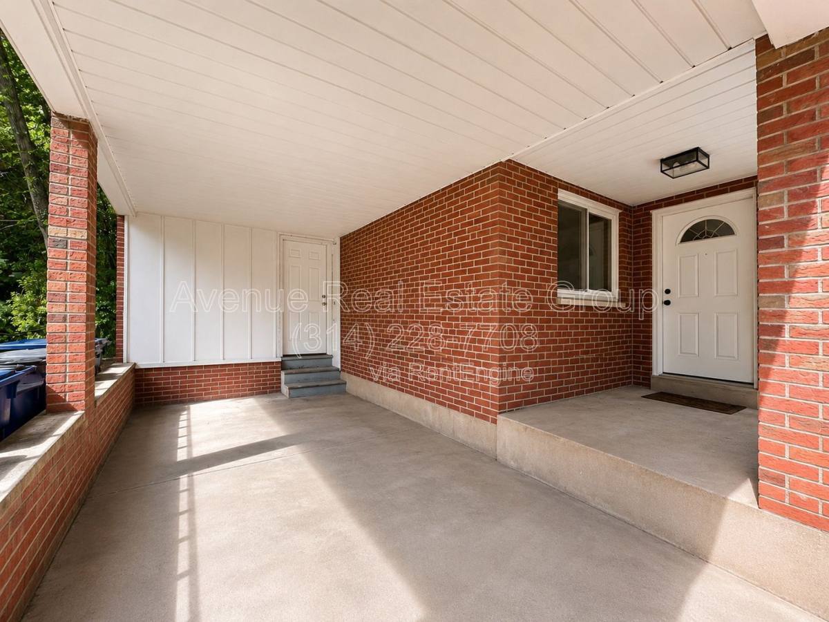 House for rent at 9529 Lodge Pole Lane, Saint Louis, MO 63126