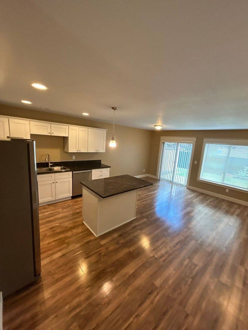 Townhouse for rent at 2843 Raleigh Court SE, Albany, OR 97322