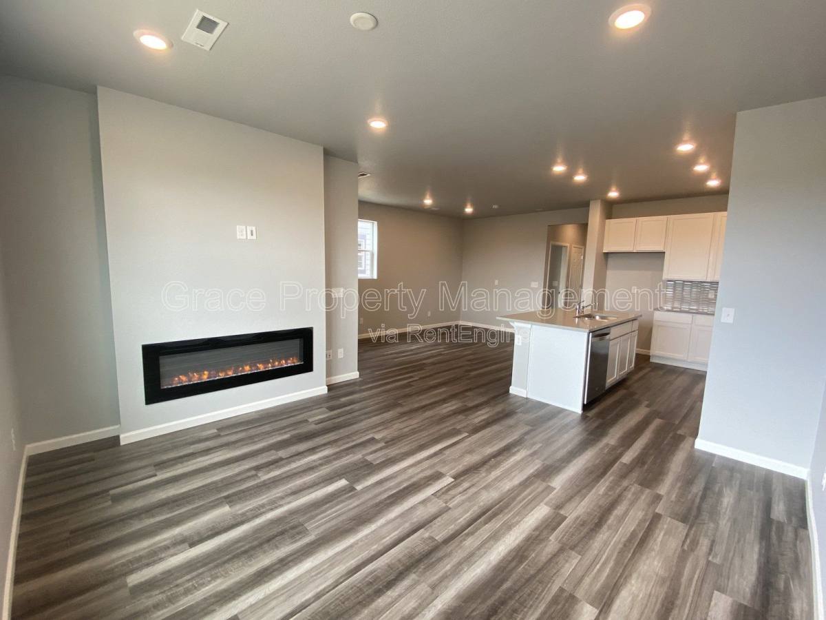 191 Ambrose St, Erie, CO 80516 - Townhouse for Rent - Image 3