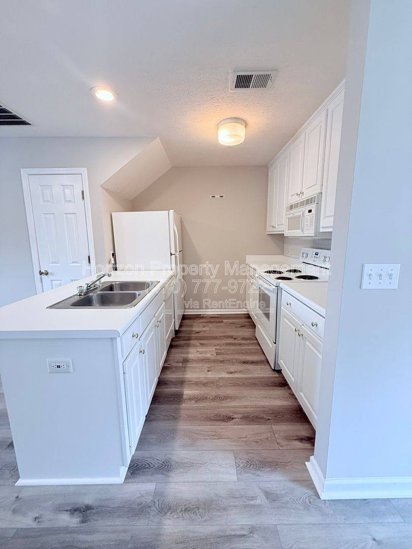 Townhouse for rent at 2816 Florence Dr, Gainesville, GA 30504