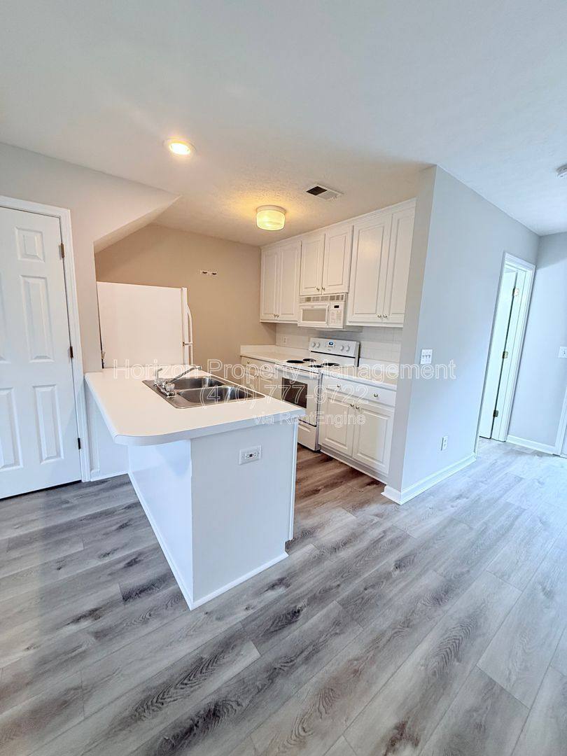 Townhouse for rent at 2816 Florence Dr, Gainesville, GA 30504