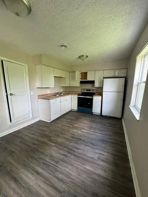 Apartment for rent at 2032 Catalpa Dr E, Dayton, OH 45406