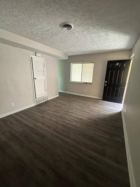 Apartment for rent at 2032 Catalpa Dr E, Dayton, OH 45406