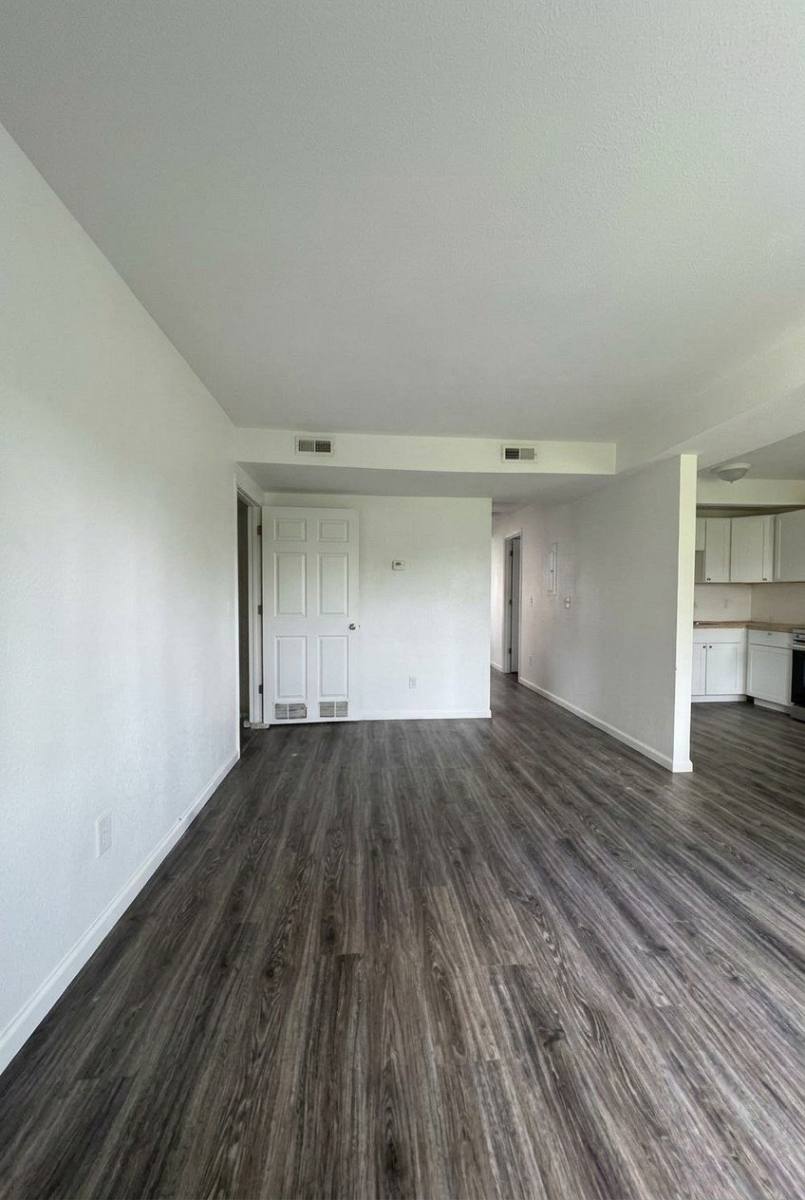 Apartment for rent at 2034 Catalpa Dr E, Dayton, OH 45406