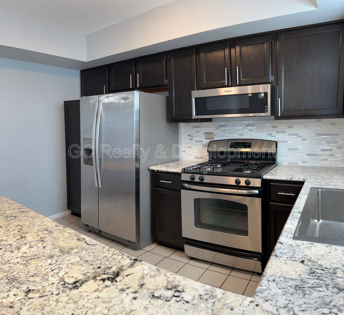 Apartment for rent at 45 White Pine Dr, Schaumburg, IL 60193