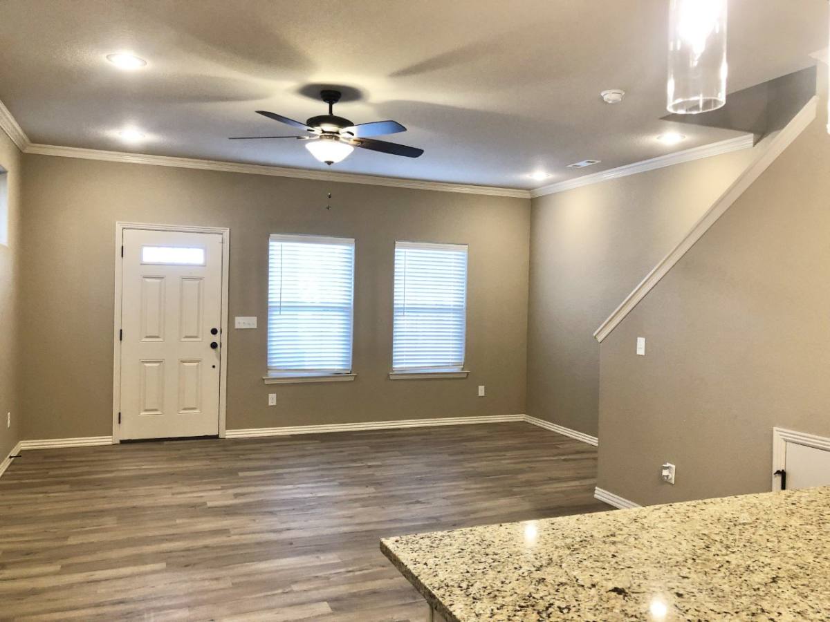 Townhouse for rent at 893 W N St, Fayetteville, AR 72701