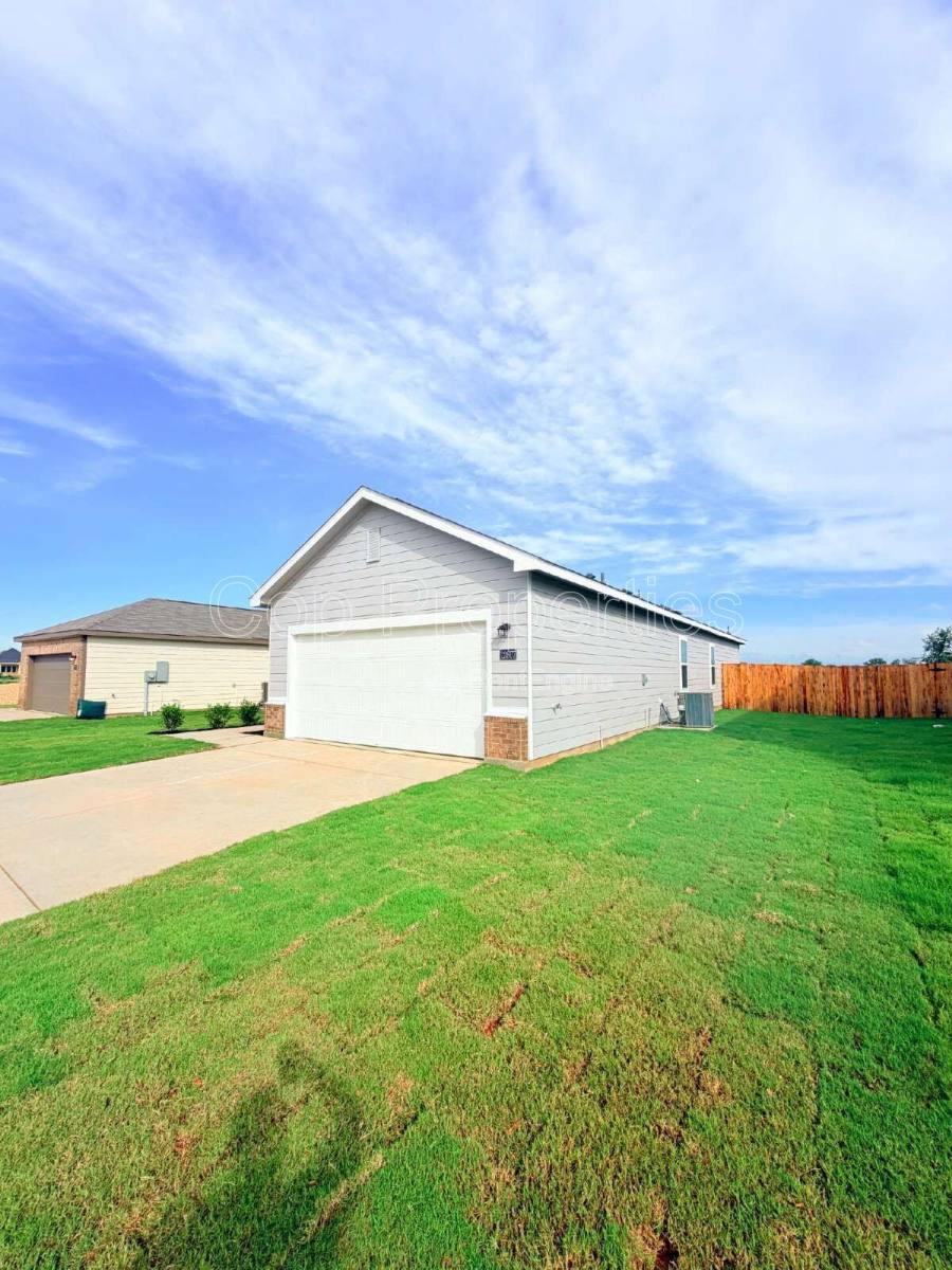 House for rent at 10219 Pine River Dr, Schertz, TX 78154