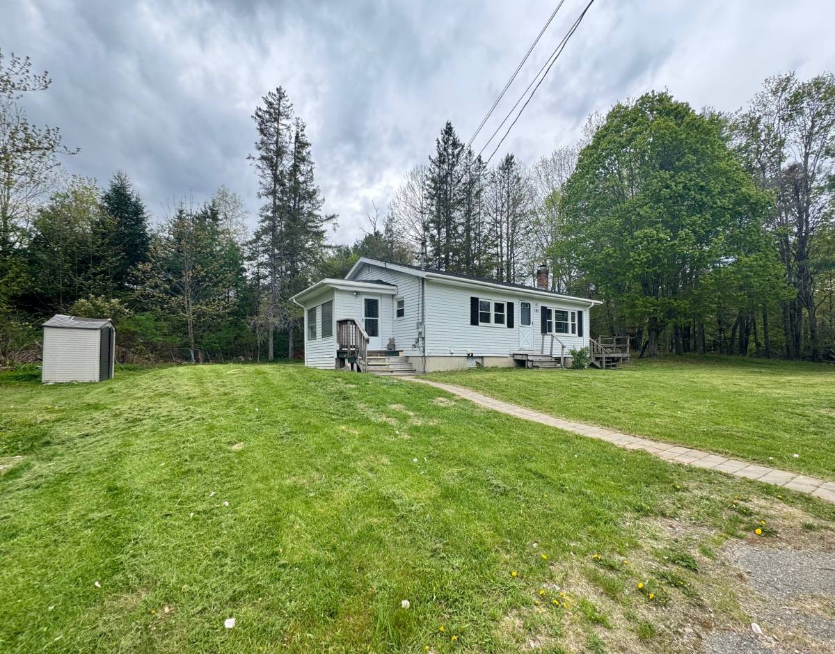 House for rent at 181 Lower Dedham Rd, Holden, ME 04429