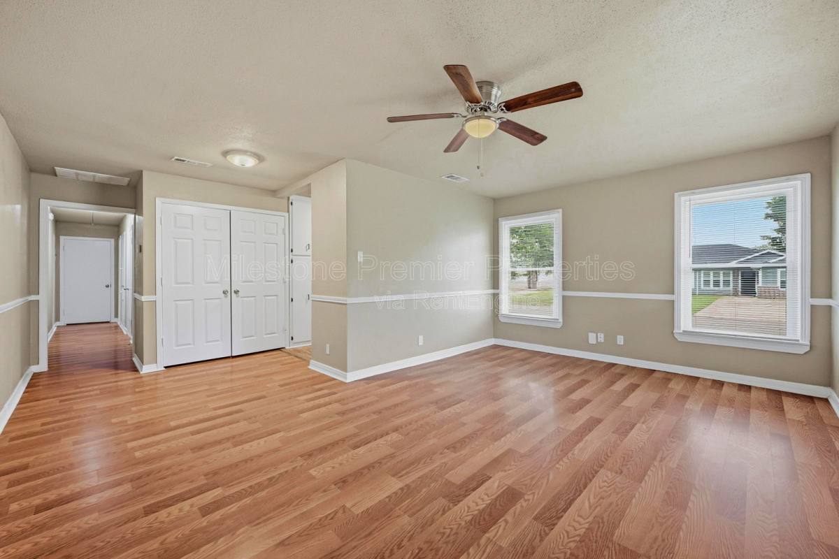 Apartment for rent at 1701 W Elm St, Denison, TX 75020