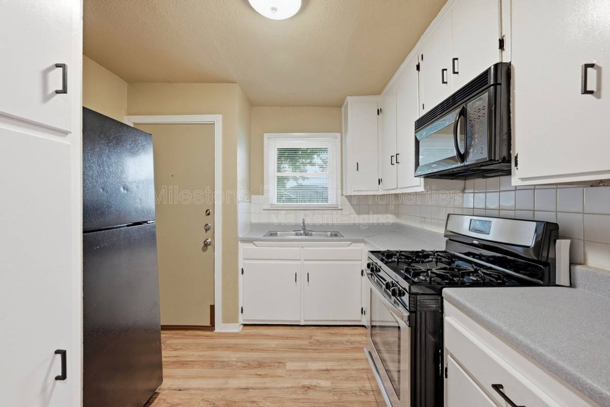 Apartment for rent at 1701 W Elm St, Denison, TX 75020