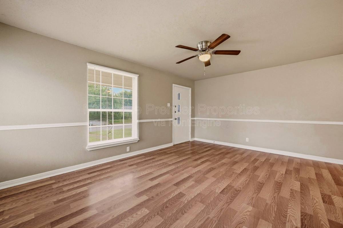 Apartment for rent at 1701 W Elm St, Denison, TX 75020