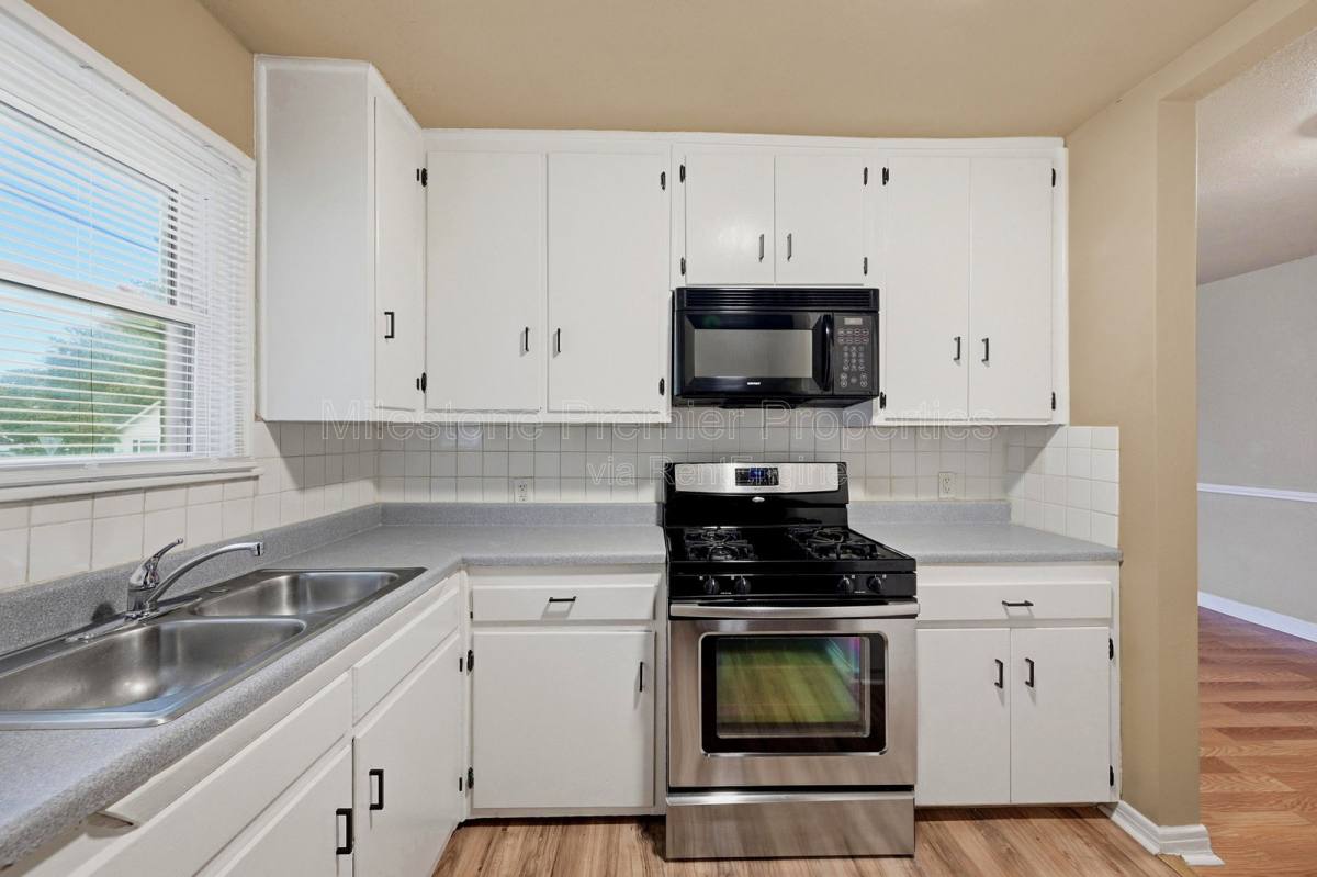 Apartment for rent at 1701 W Elm St, Denison, TX 75020