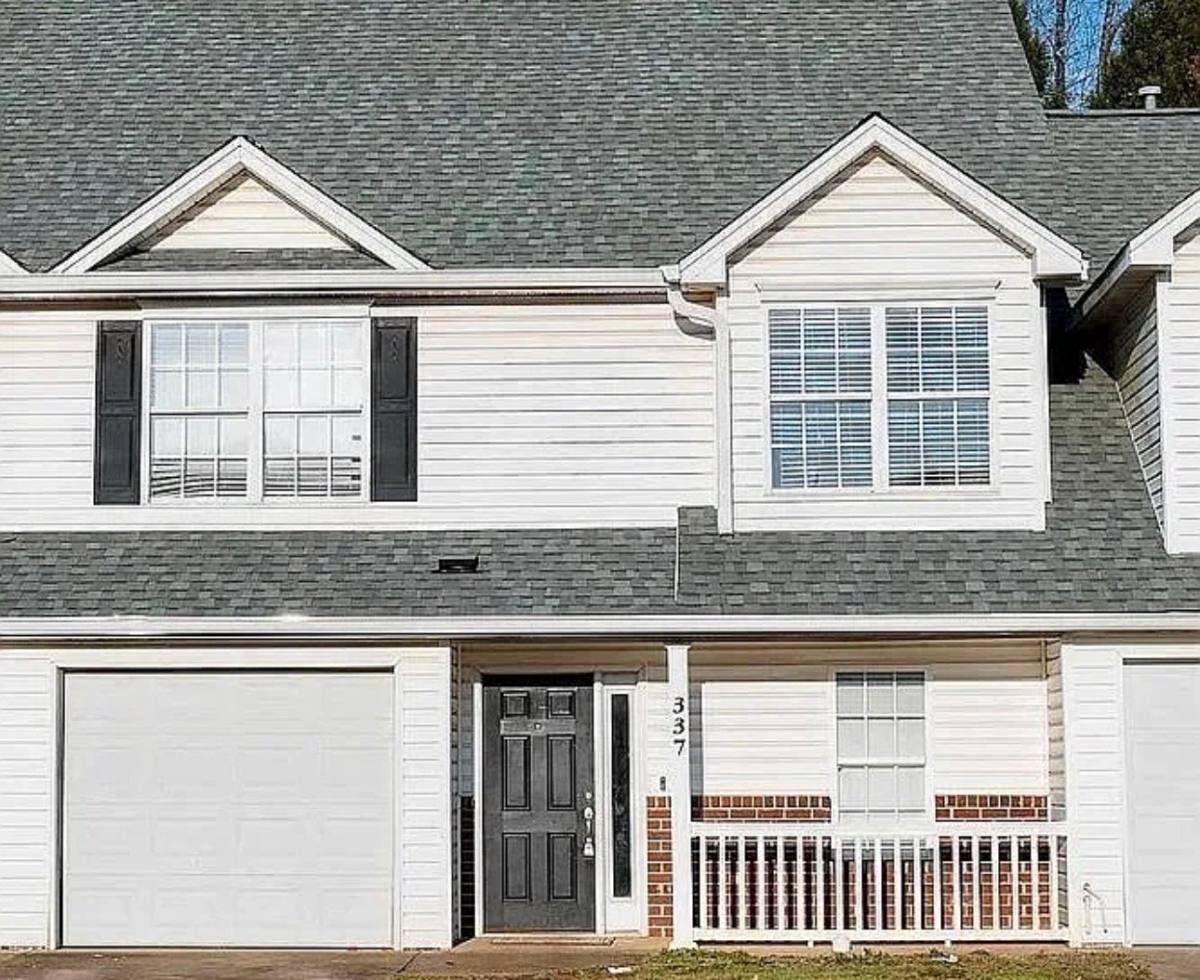 Townhouse for rent at 337 Still Water Circle, Boiling Springs, SC 29316