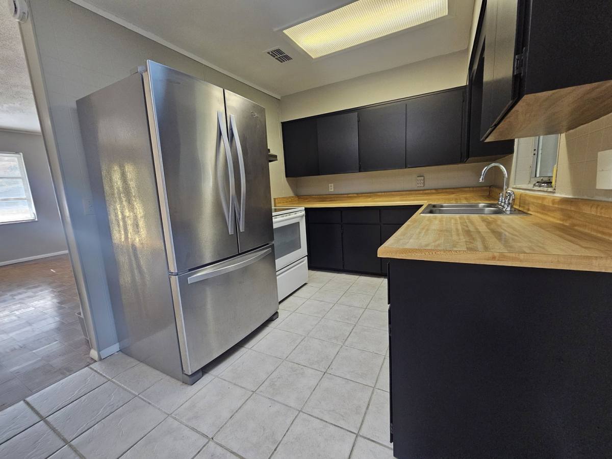 House for rent at 907 Hamilton St, New Smyrna Beach, FL 32168