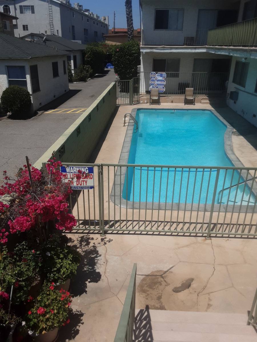Apartment for rent at 1711 Scott Rd #21, Burbank, CA 91504