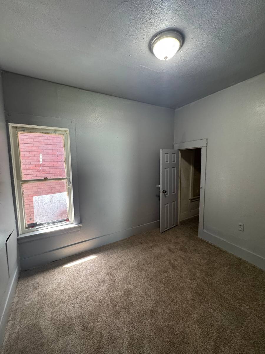 House for rent at 703 Ashwood Ave, Toledo, OH 43608