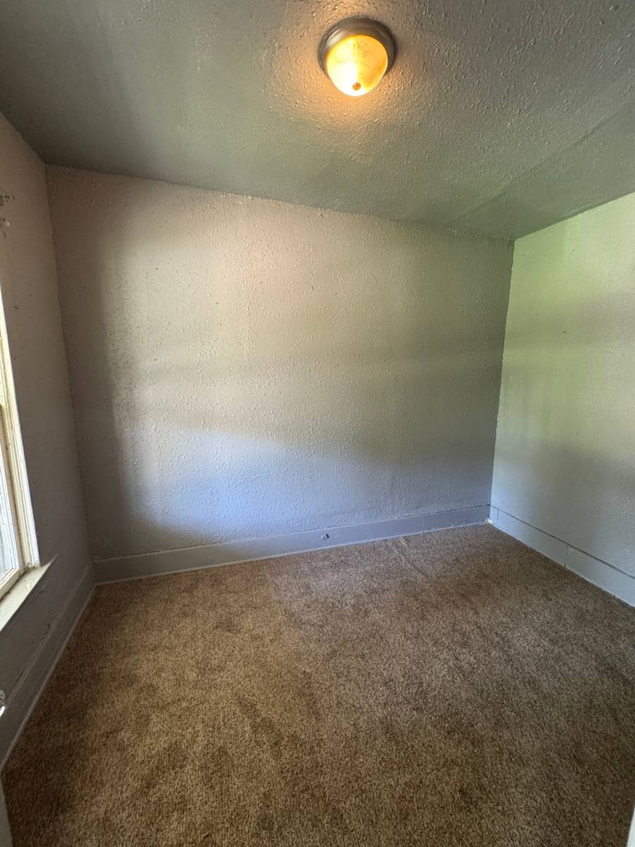 House for rent at 703 Ashwood Ave, Toledo, OH 43608