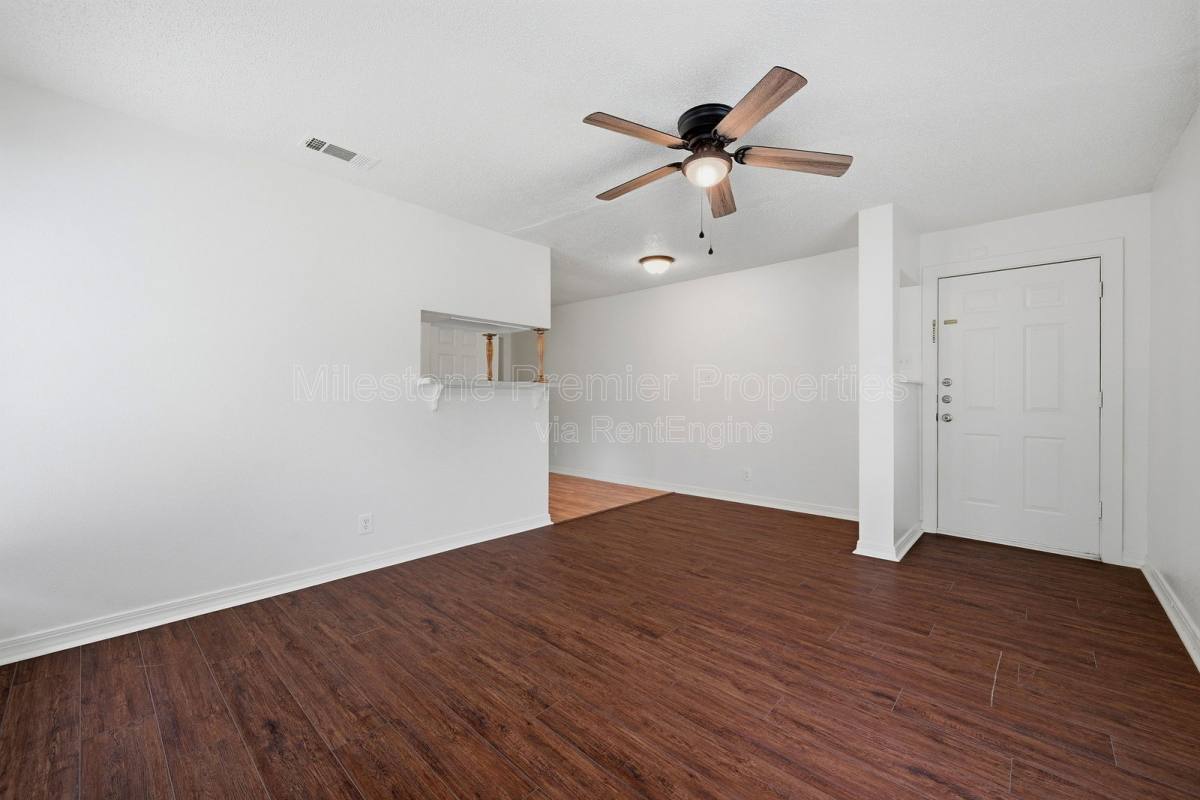Apartment for rent at 1703 W Elm St, Denison, TX 75020