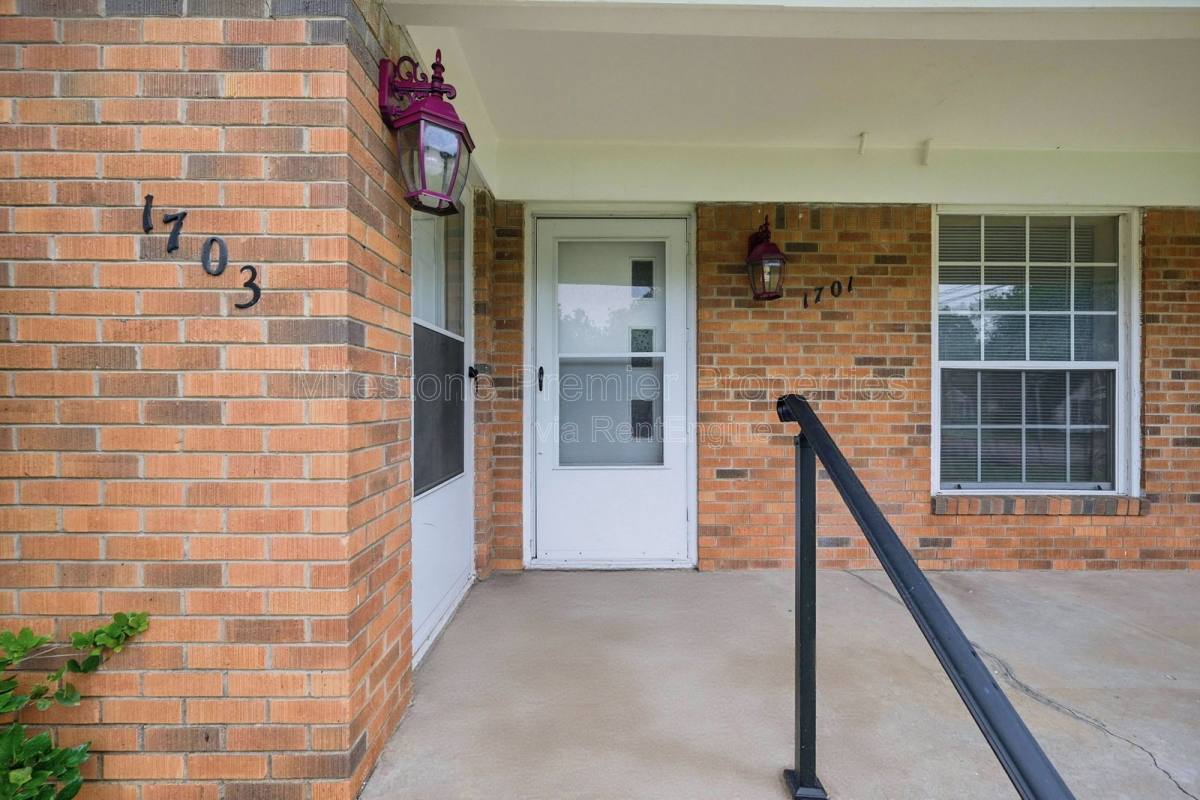 Apartment for rent at 1703 W Elm St, Denison, TX 75020