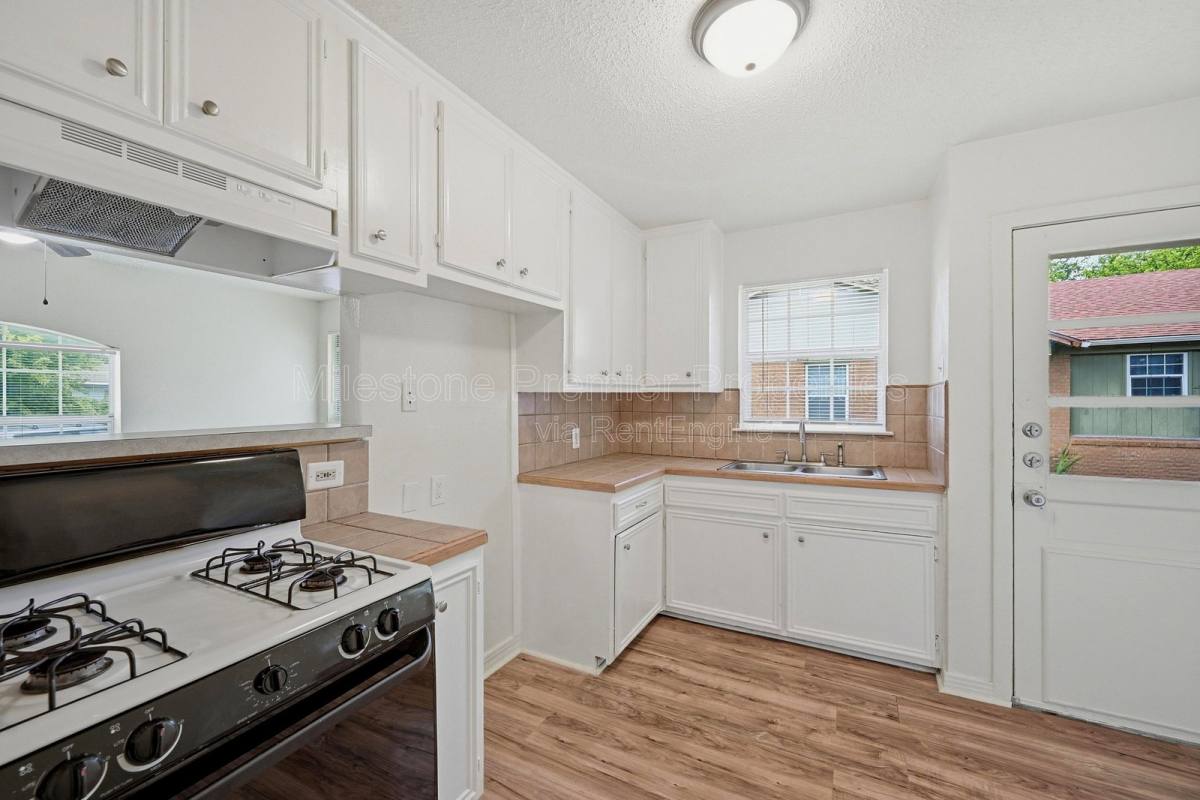 Apartment for rent at 1703 W Elm St, Denison, TX 75020
