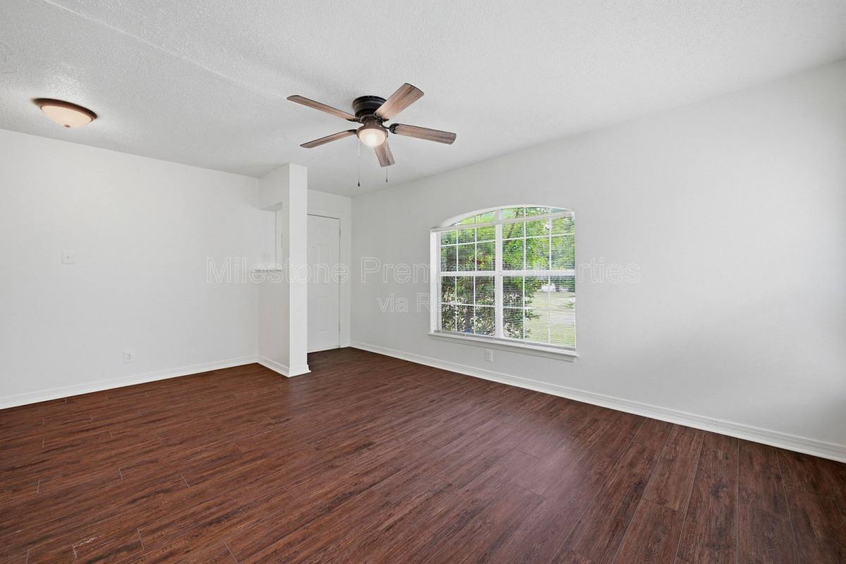 Apartment for rent at 1703 W Elm St, Denison, TX 75020